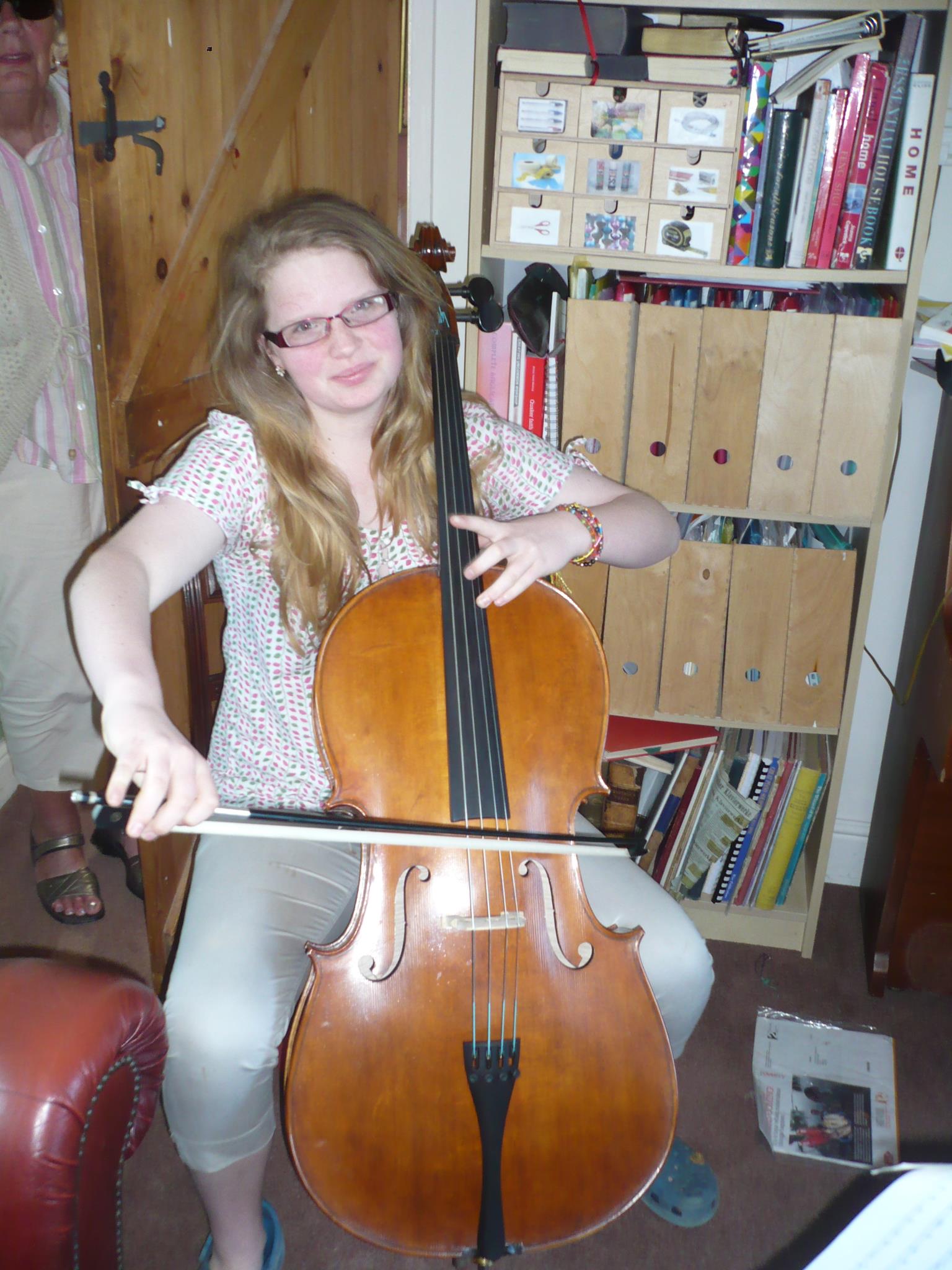 466712_367875383274742_1061255093_o